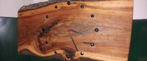 Unikatne lesene ure Mizarstvo Zelenec